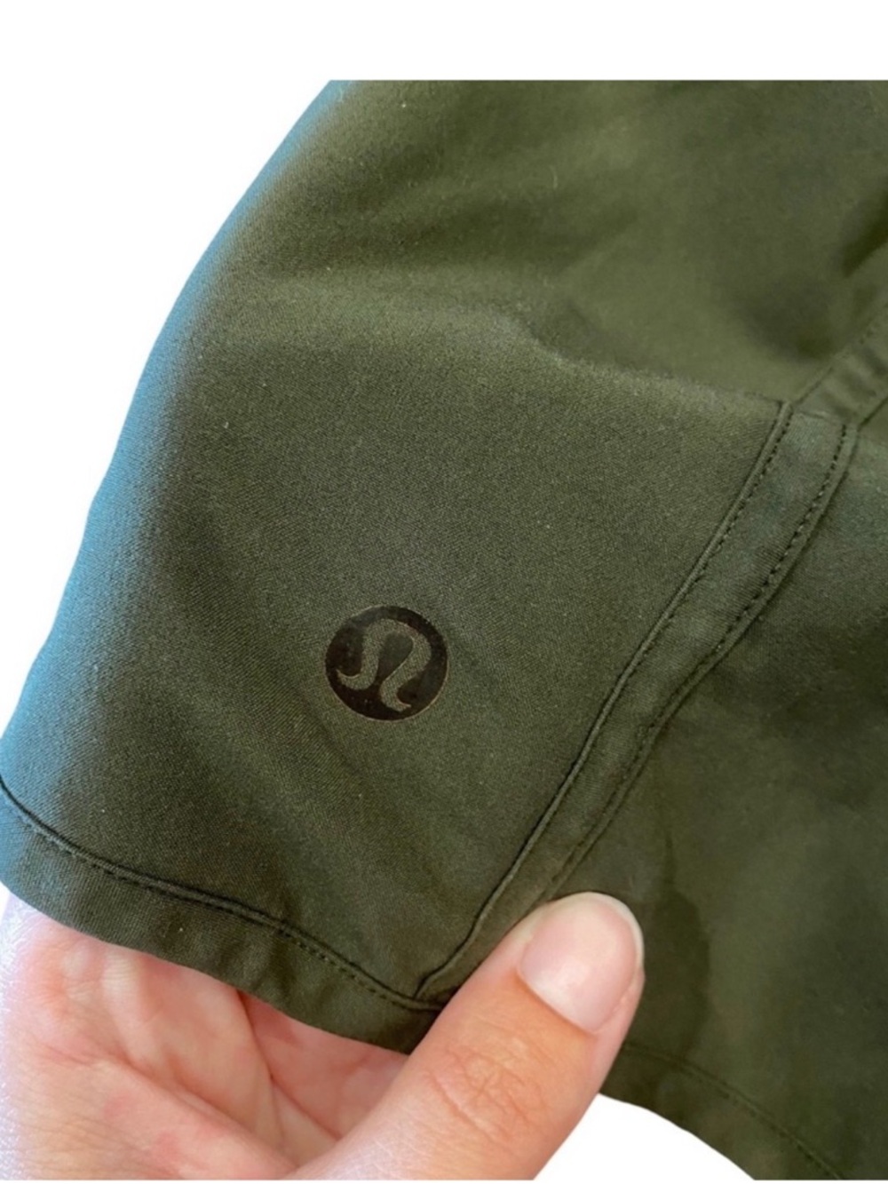 Lululemon Tracker Shorts 4” Olive Green Size 6 - Picture 3 of 3
